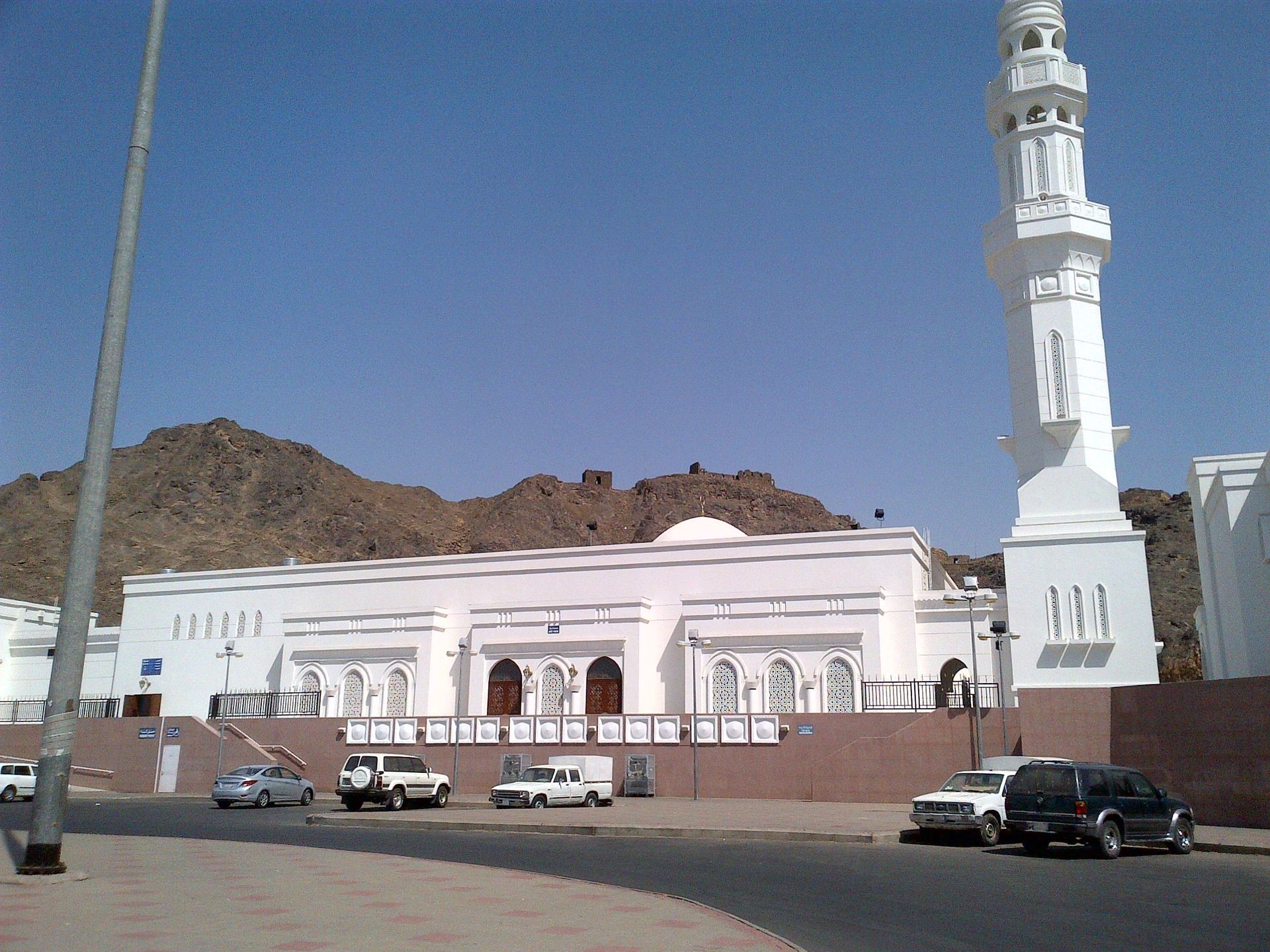 The Seven Mosques: A Historic and Spiritual Landmark in Madinah